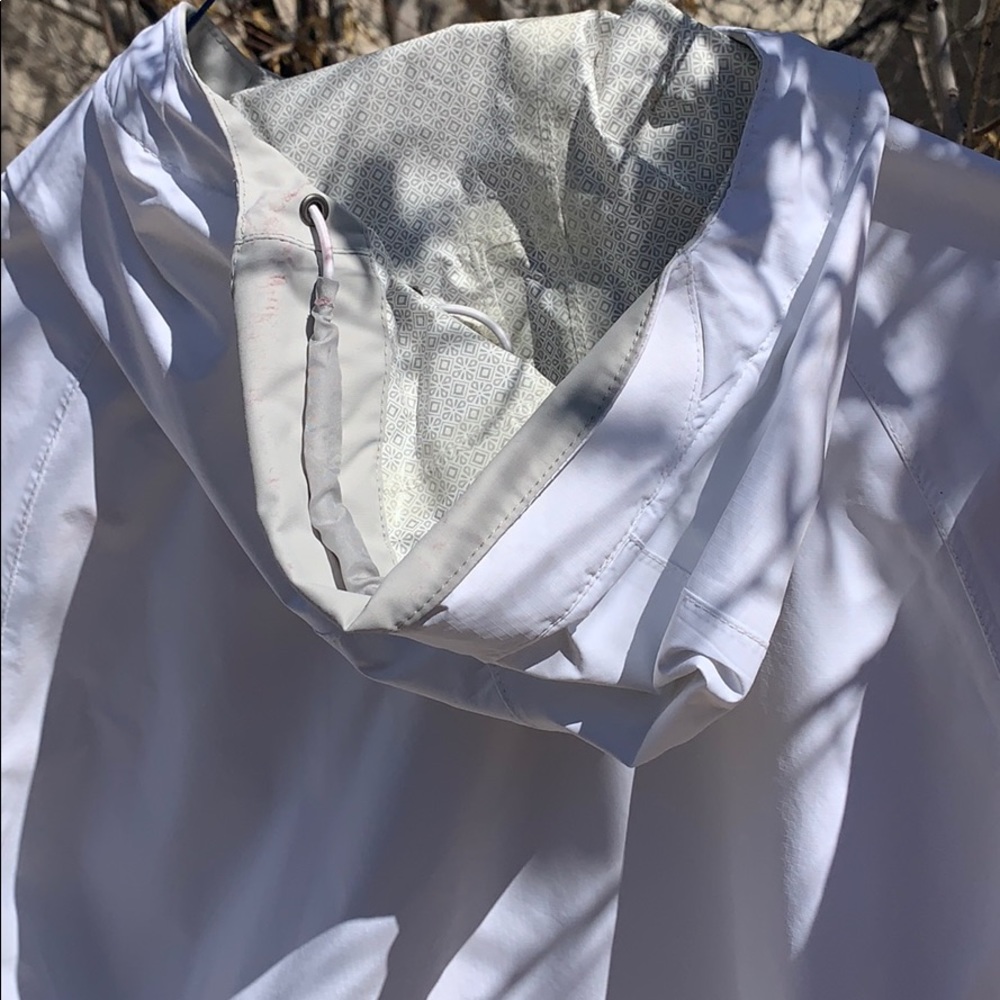 The North Face White Windbreaker - Picture 4 of 7